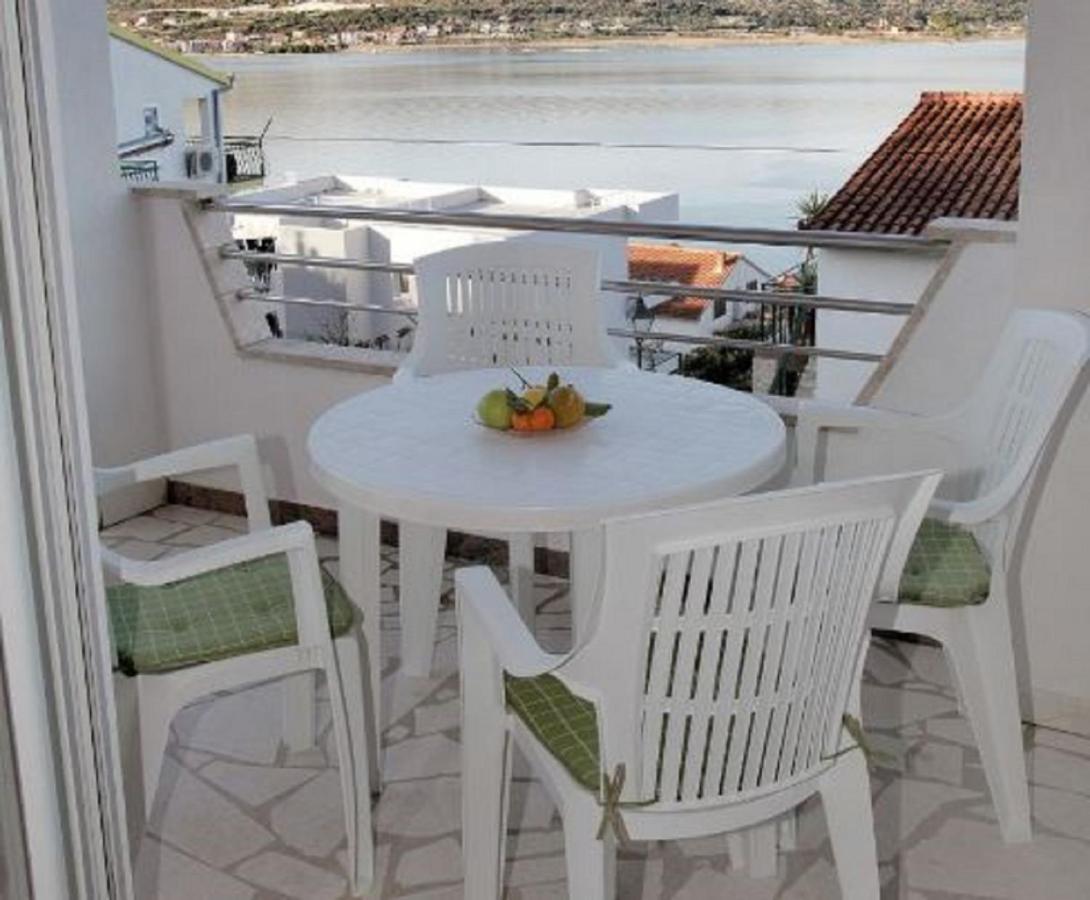 Apartments Maja - Sea View Trogir Eksteriør billede