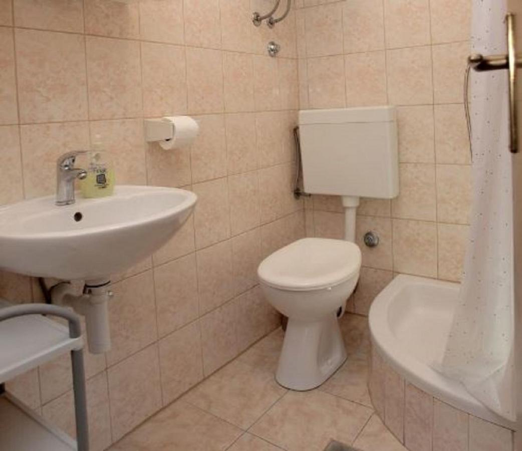 Apartments Maja - Sea View Trogir Eksteriør billede