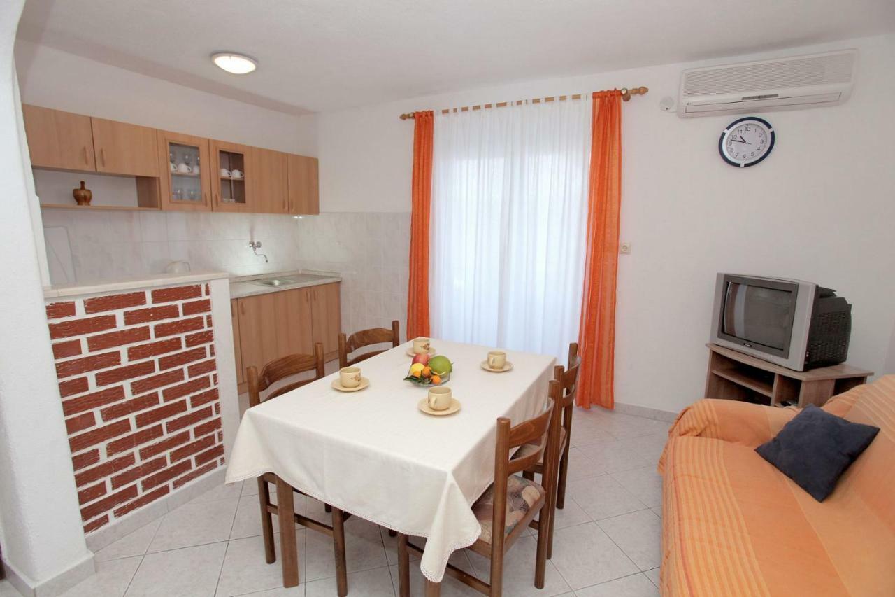 Apartments Maja - Sea View Trogir Eksteriør billede