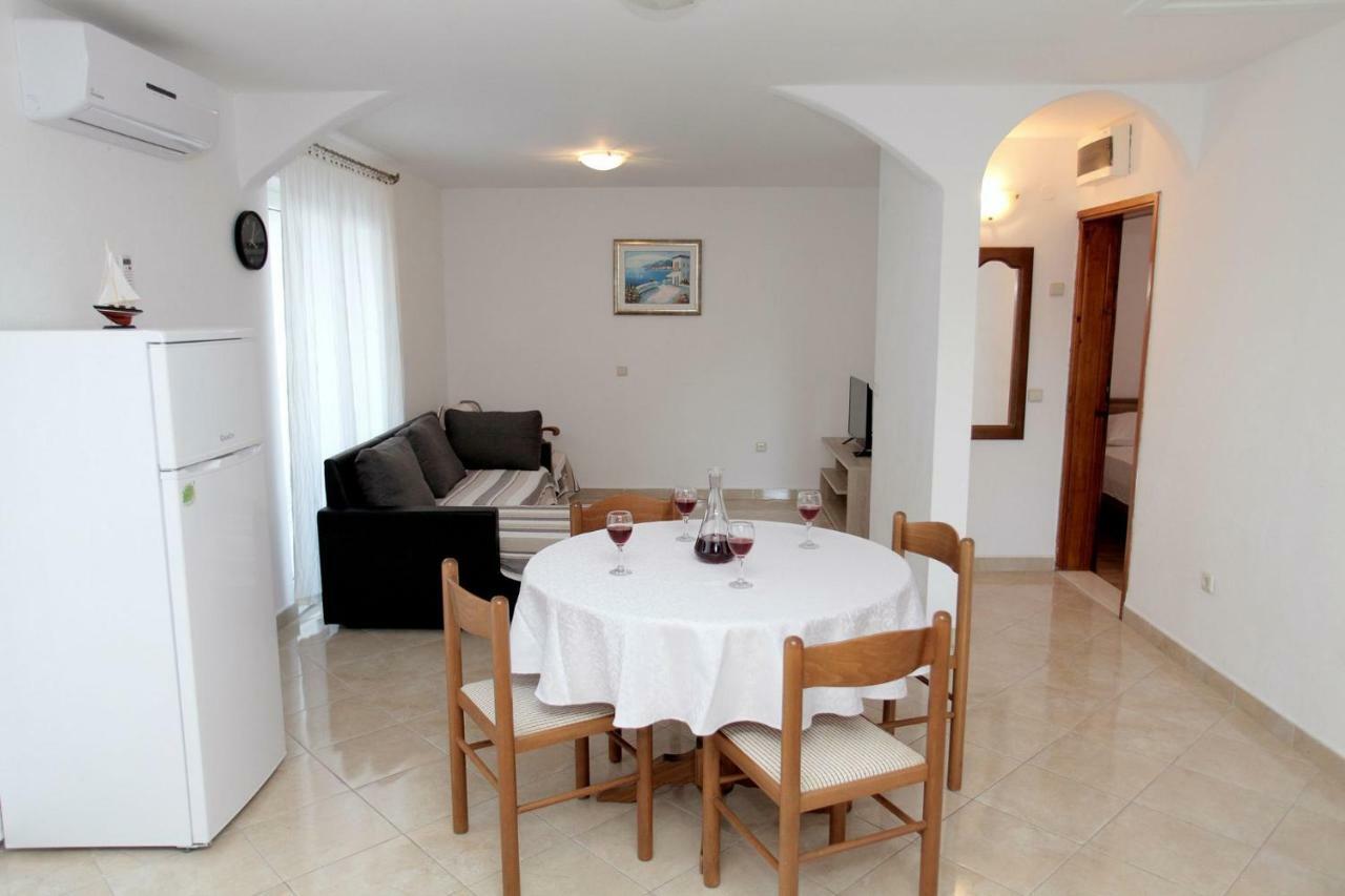 Apartments Maja - Sea View Trogir Eksteriør billede