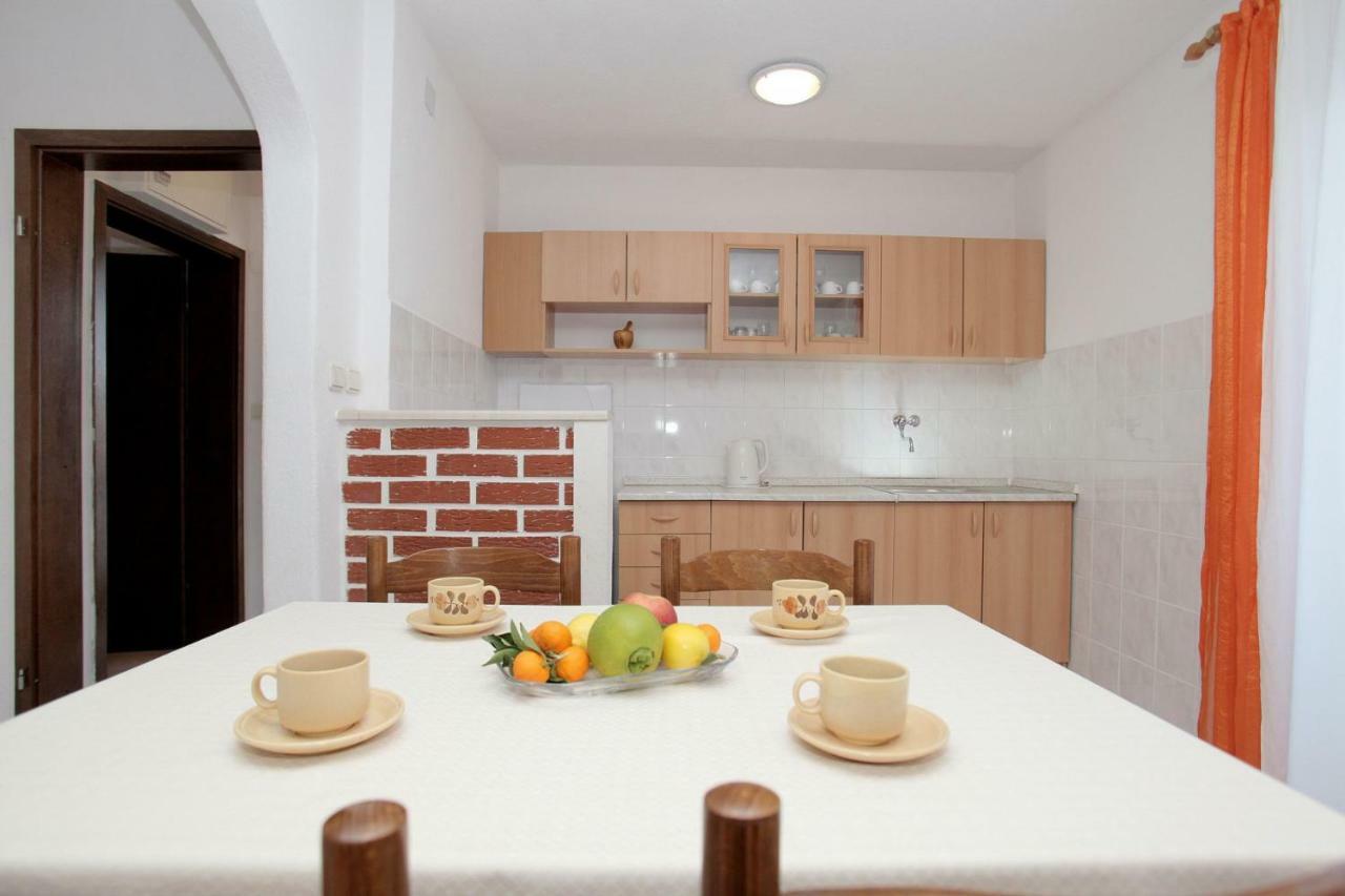 Apartments Maja - Sea View Trogir Eksteriør billede