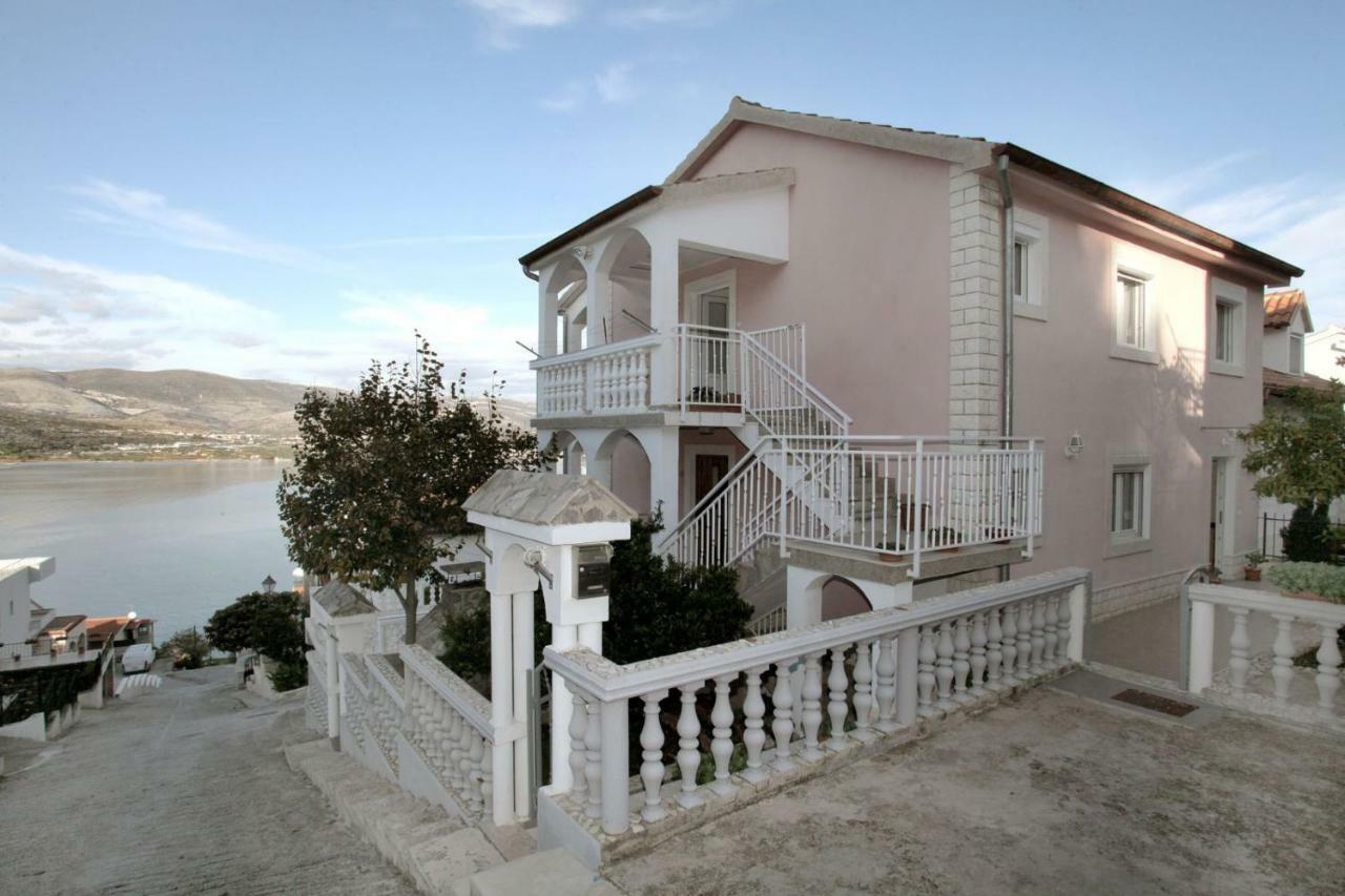 Apartments Maja - Sea View Trogir Eksteriør billede