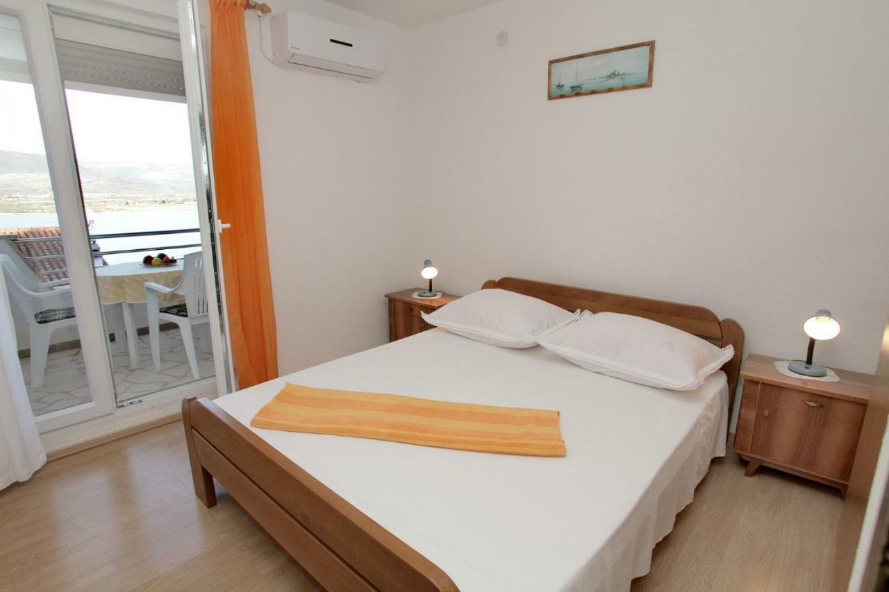 Apartments Maja - Sea View Trogir Eksteriør billede